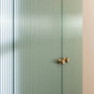 Grooved Olivia door — detail