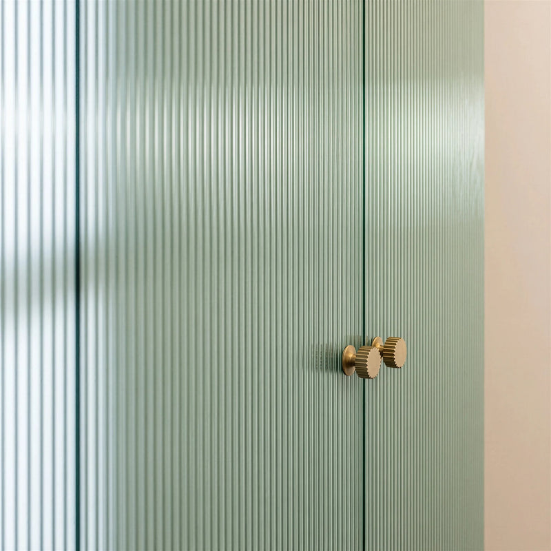 Grooved Olivia door — detail