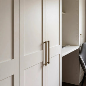 Lined Shaker Basel door — detail